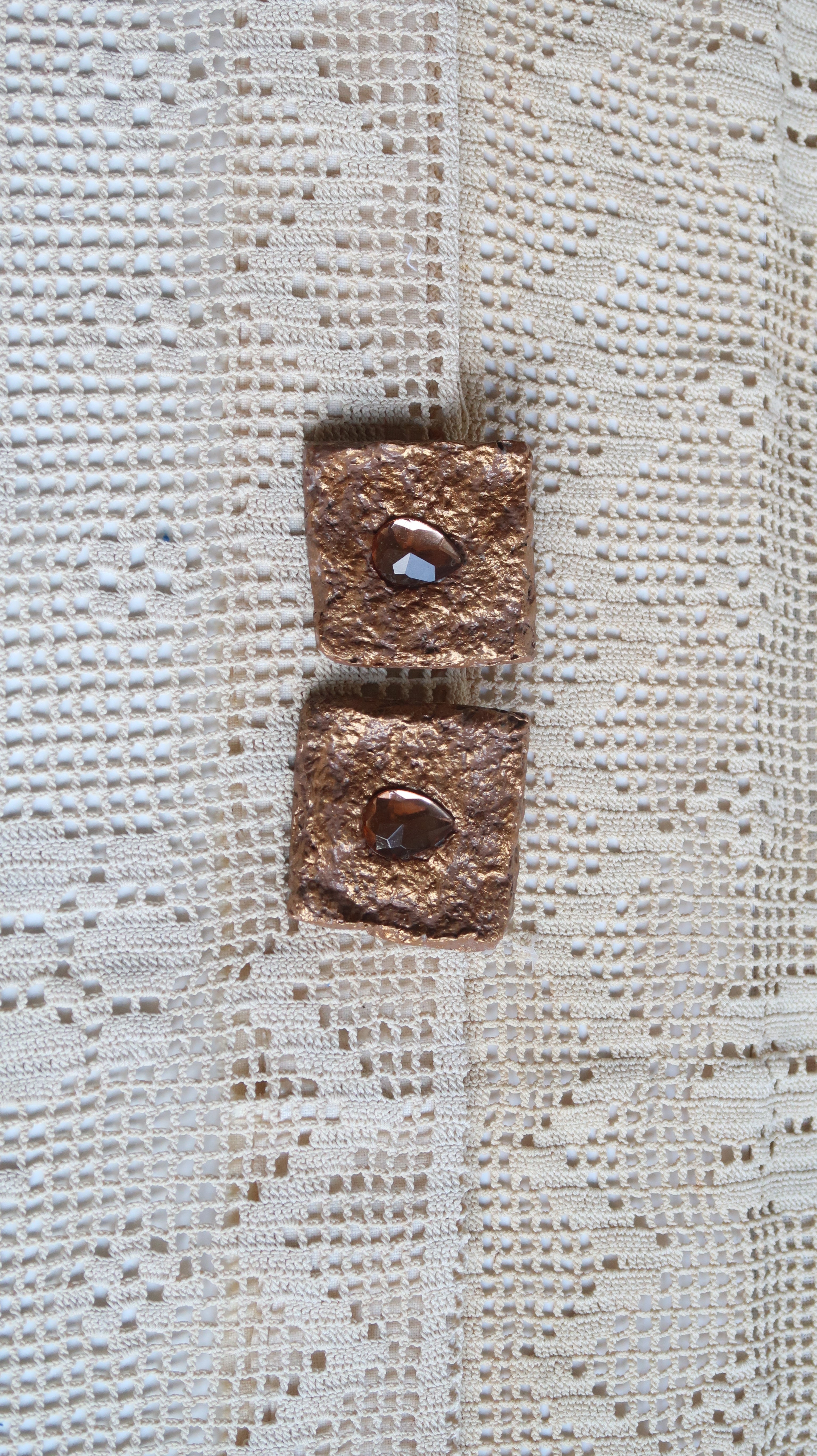 Nacre Earing